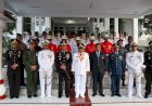 Kapolresta-Kupang-Kota--Hadiri-Upacara-Penurunan-Bendera-Merah-Putih-Dalam-Rangka-Peringatan-Proklamasi-Kemerdekaan-Republik-Indonesia-Ke-77 -Tingkat-Kota-Kupang