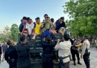 Polres-Flotim-dan-BKO-Brimob-Sikka-Gelar-Bantuan-Kemanusiaan-untuk-Pengungsi-Erupsi-Gunung-Lewotobi