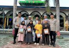 Bulan-Ramadan-1447-H,-Kapolresta-Kupang-Kota-Berbagi-Takjil-di-Masjid-Al-Ansor-Penkase-Oeleta.