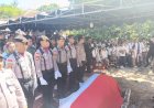Penghormatan-Terakhir-AKBP-Purn.-Nimrot-Bistolen:-IPDA-Abdul-Haris-Pimpin-Pasukan-Hadiri-Upacara-Pemakaman.