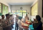Kapolsek-Alak-Perkuat-Sinergitas-TNI-Polri-Lewat-Momentum-HUT-ke-81-TNI-di-Koramil-Alak