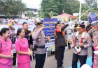 Penuh-Haru,-Kapolresta-Kupang-Kota-Beserta-Istri-Hadiri-Rangkaian-Acara-Pelepasan-Komjen-Pol.-Dr.-Rudi-Darmoko.