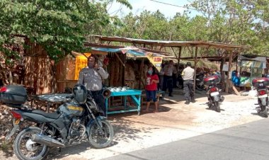 Bhabinkamtibmas-Polsek-Maulafa-Menghimbau-Warga-Agar-Mengikuti-Imbauan-Pemerintah-Dalam-Mencegah-Virus-Corona