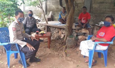 Upaya-Mencegeah-Virus-Corona,-Bhabinkamtibmas-Kelurahan-Manulai-II-Imbau-Warga-Tetap-Jaga-Kesehatan-dan-Kebersihan