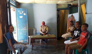 Cegah-Penularan-Virus-Corona,-Bhabinkamtibmas-Kelurahan-Naikolan-Berikan-Himbauan-Hidup-Sehat