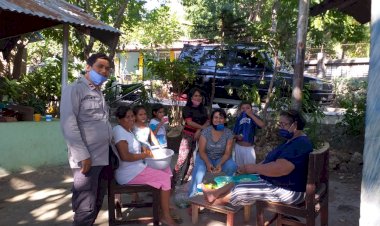 Bhabinkamtibmas-Kelurahan-Oeba-Berikan-Himbauan-Pencegahan-Covid-19