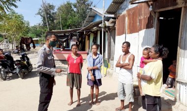 Imbauan-Kepada-Warga-Tetap-Gunakan-Masker,-Bhabinkamtibmas-Oesapa-Sambangi-Warga-Binaan
