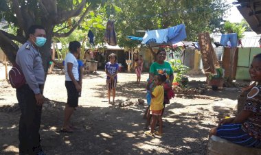 Gencar-Sampaikan-New-Normal,-Bhabinkamtibmas-Kelurahan-Lasiana-Beri-Himbauan-Warga-Binaanya