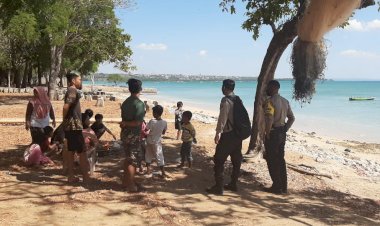 Bhabinkamtibmas-Polsek-Kelapa-Lima-Laksanakan-Pengamanan-Dan-Pemantauan-Fase-New-Normal-Diwilayah-Hukum-Polsek-Kelapa-Lima