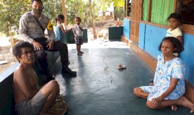 Sambang-Ditengah-Pandemi-Virus-Corona,-Bhabinkamtibmas-Airnona-Sampaikan-Ini-Pada-Masyarakat