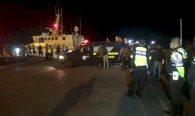 POLRES-KUPANG-KOTA-BERSAMA-BASARNAS-PROVINSI-NTT-EVAKUASI-KORBAN-KM-KASIH-25