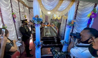 Polres-Kupang-Kota-Gelar-Upacara-Pemakaman-Anggota-Polri