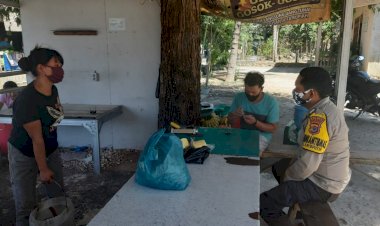 Bhabinkamtibmas-Kelurahan-Kayu-Putih-Sosialisasikan-Adaptasi-Kehidupan-Baru-Ditengah-Pandemi-Covid-19