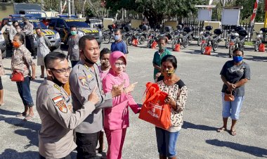 BHABINKAMTIBMAS-SALURKAN-BANSOS-KELUARGA-BESAR-ALUMNI-AKPOL-1991-DALAM-RANGKA-29-TAHUN-PENGABDIAN