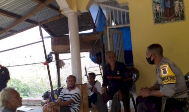 Sambangi-Tokoh-Masyarakat,-Bhabinkamtibmas-Kelurahan-Fontein-Beri-Pesan-Kamtibmas