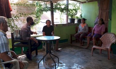 Bhabinkamtibmas-Kelurahan-Fontein-Sambangi-Warganya-Untuk-Sosialisasikan-Adaptasi-Kebiasaan-Baru