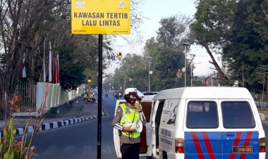 Unit-Dikyasa-Satuan-Lalu-Lintas-Polres-Kupang-Kota-menggelar-kegiatan-sosialisasi-Pendidikan-Masyarakat-(-Dikmas).