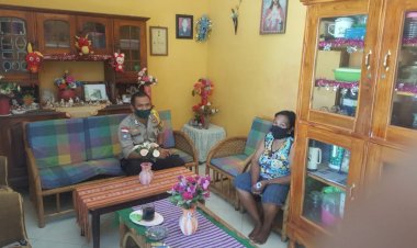 Ciptakan-Kamtibmas-Kondusif,-Bhabinkamtibmas-Kelurahan-Merdeka-Sambangi-Warga-Binaan-Sembari-Himbau-Adaptasi-Kebiasaan-Baru