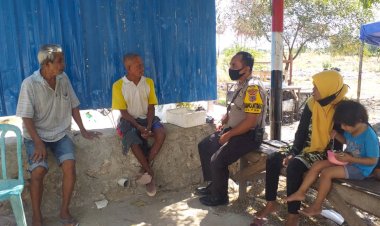 Bhabinkamtibmas-TDM-Laksanakan-Patroli-Dialogis-bersama-Warga