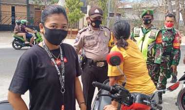 Polsek-Alak-Polres-kupang-Kota-Bersama-3-(Tiga)-Pilar-Gelar-Operasi-Yustisi-Pelanggaran-Penggunaan-Masker