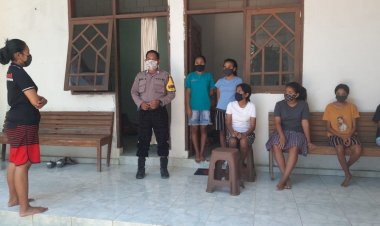 Bhabinkamtibmas-Kelurahan-Kayu-Putih-Laksanakan-Operasi-Yustisi-Penertiban-Penggunaan-Masker