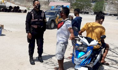 Patroli-Sat-Sabhara-Polres-Kupang-Kota-Himbau-Warga-Jauhi-Kerumunan-Dan-Selalu-Pakai-Masker