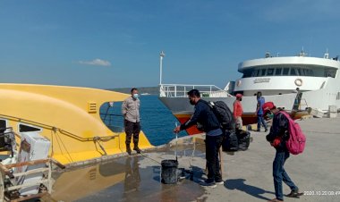 Laksanakan-Pengamanan-Pelayaran-Kapal-Penumpang,-Personil-KP3-Pelabuhan-Tenau-Utamakan-Protokol-Covid-19