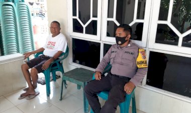 Mempererat-Tali-Silahturahmi,-Bhabinkamtibmas-Kelurahan-Kayu-Putih-Sambang--Tokoh-Adat