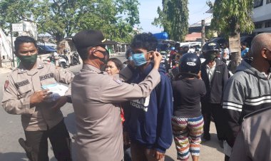 Satbinmas-Polres-Kupang-Kota-Himbau-Warga-Pakai-Masker-dan-Patuhi-Protokol-Kesehatan
