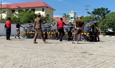 Satbinmas-Polres-Kupang-Kota-Berikan-Materi-Latihan-Dalmas-kepada-Anggota-Satpol-PP