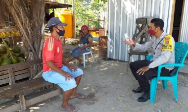 Cegah-Penyebaran-Covid-19,-Bhabinkamtibmas-Kelurahan-Oesapa-Selatan-Laksanakan-Sambang-Warga-Binaannya