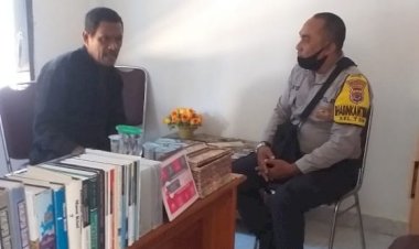 Jelang-Natal-Dan-Tahun-Baru-2021,-Bhabinkamtibmas-Kelurahan-TDM-Sambang-Toko-Agama-Sampaikan-Himbaun-Penerapan-Protokol-Kesehatan