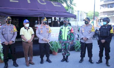 Kapolda-NTT-Mengecek-Kesiapan-Porsonel-Pospam-Ops-Lilin-Turangga-2020-Dan-Mengecek-Kesiapan-Pelaksanaan-Ibadah-Natal-2020-di-Gereja-Katedral