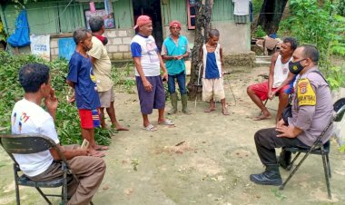 Sambang-dan-Patroli-Dialogis,-Bhabinkamtibmas-Kelurahan-Nunleu-Tetap-Himbau-Warga-Patuhi-Protokol-Kesehatan-Cegah-Covid-19