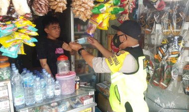 Bhabinkamtibmas-Kelurahan-Mardeka-Laksanakan-Sambang-Dan-Patroli-Dialogis-Himbaun-Taati-Protokol-Kesehatan