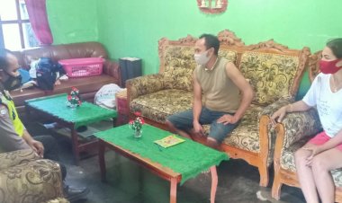 Pantau-Penerapan-3M,-Bhabinkamtibmas-Kelurahan-Nunleu-Himbau-Warga-Patuhi-Protokol-Kesehatan