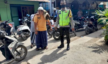 Pengamanan-Sholat-Jumat-Bhabinkamtibmas-Kelurahan-Oesapa-Berikan-Pelayanan-Terbaik