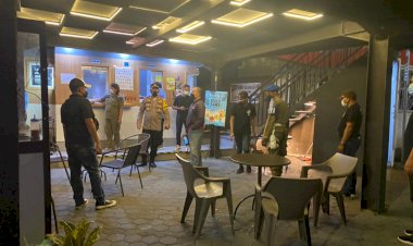 GIAT-PATROLI-LAMPU-BIRU-DALAM-RANGKA-PEMBERLAKUAN-PEMBATASAN-KEGIATAN-MASYARAKAT-(PPKM)-DI-WILAYAH-KOTA-KUPANG