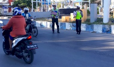 Sat-Lantas-Polres-Kupang-Kota-Laksanakan-Giat-Dikmas-Tentang-Tertib-Lalin-Dan-Himbau-Protokol-Kesehatan