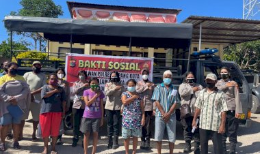 Sambut-Hut-Polwan-Ke-73,-Polwan-Polres-Kupang-kota-Melaksanakan-Bakti-Sosial