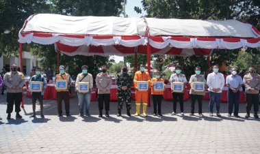 Polda-NTT-Laksanakan-Bakti-Sosial-Polri-Berbagi-Kasih