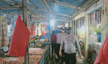 Perketat-Protokol-Kesehatan,-Personil-Polres-Kupang-Kota-Bersama-Instansi-Pemerintah-Lakukan-Pengawasan-di-Pasar-Tradisional