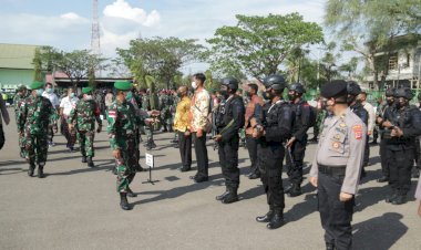 Personel-Polres-kupang-kota laksanakan-Apel-gelar-pasukan-dalam-rangka-kesiapan-Kunker-Wakil-Presiden-RI-berserta-Ibu-Hj.-Wuri-Ma'ruf-Amin-dan-rombongan-di-kota-Kupang-Prov.-NTT