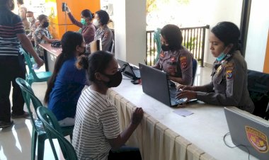 Polres-Kupang-Kota-kembali-Mengelar-Vaksinasi-Di-Kampus-IAKN-Kupang,-Sebagai-Upaya-Percepatan-Vaksinasi-Covid-19-Bagi-Masyarakat-Kota-Kupang