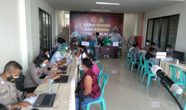 Hari-Kedua-Gerai-Vaksin-Polri-Polres-Kupang-Kota--Di-Kampus-IAKN-Kupang,-Sebagai-Upaya-Percepatan-Vaksinasi-Covid-19-Bagi-Masyarakat-Kota-Kupang