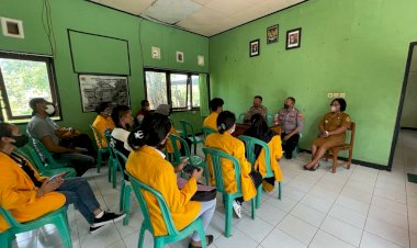 Satbinmas-Polres-Kupang-Kota-Laksanakan-Kegiatan-Pembinaan-Ketertiban-Masyarakat-Di-Kantor-Lurah-Kelurahan-Kayu-Putih