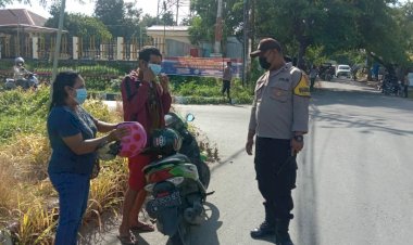 Tak-Pakai-Masker,-Bhabinkamtibmas-Tegur-Serta-Himbau-Pengendara-yang-Tidak-Menaati-Protokol-Kesehatan