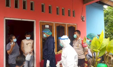 Bhabinkamtibmas-Polres-Kupang-Kota-Bersinergi-Dengan-Puskesmas-Laksanakan-Tracing-Warga-Terpapar-Covid-19