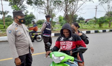 Personel-Polsek-Maulafa-Polres-Kupang-Kota-Laksanakan-Penertiban-Protokol-Kesehatan-Tegur-Pengguna-Jalan-Yang-Tak-Memakai-Masker