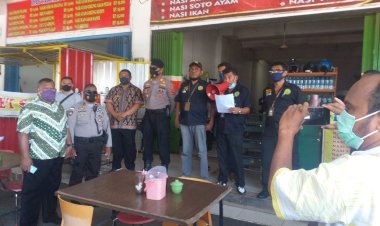 Personel-Polres-Kupang-Kota-Amankan-Giat-Eksekusi-Risalah-Lelang-Obyek-sengketa-Oleh-Pengadilan-Negeri-Kelas-I-A-Kupang